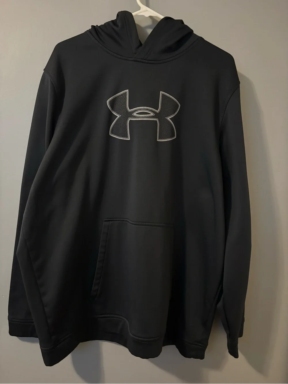 Under Armor Black Pullover Hoodie with Contrasting Logo